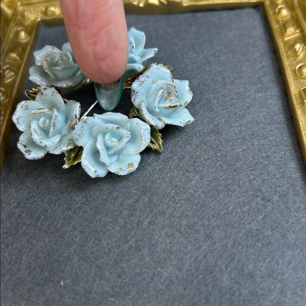 Coro Vintage Floral Brooch with Gold Accents - Picture 6 of 6